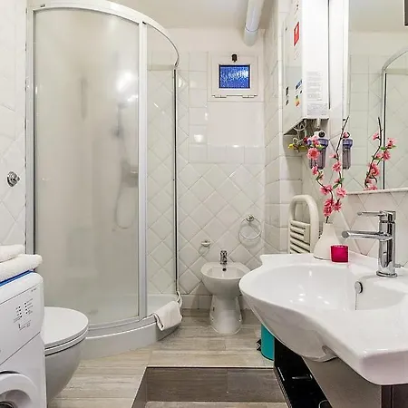 Sleeps 6 Air Con Wifi *